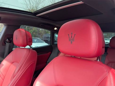 Used 2023 Maserati Levante Modena image 15