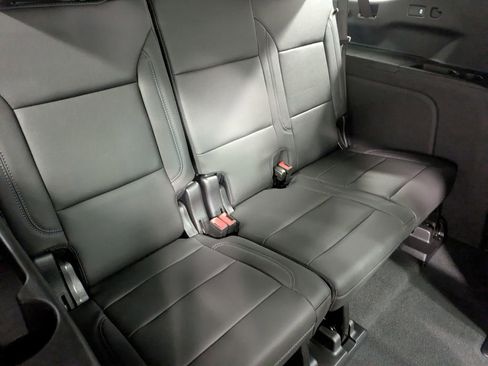 Used 2026 Chevrolet Suburban Z71 w/ Comfort Package AWD/4WD image 27
