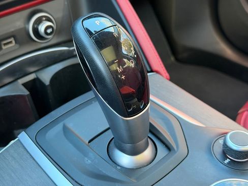 Used 2019 Alfa Romeo Stelvio Ti w/ Nero Edizione image 21