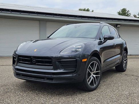 New 2026 Porsche Macan AWD/4WD image 1