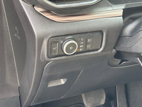 Used 2023 Ford Explorer Limited image 7