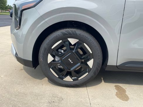 New 2027 Kia Carnival EX FWD image 16