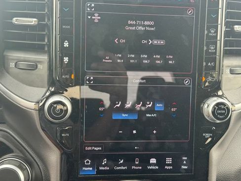 Used 2025 RAM 1500 Big Horn AWD/4WD image 26