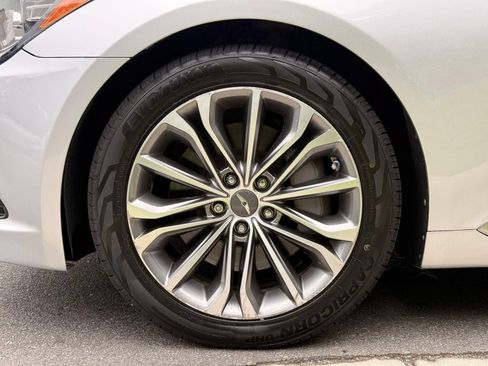 Used 2015 Hyundai Genesis 3.8 RWD image 14