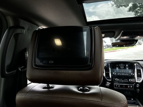 Used 2023 Nissan Titan Platinum Reserve w/ Moonroof Package RWD image 31