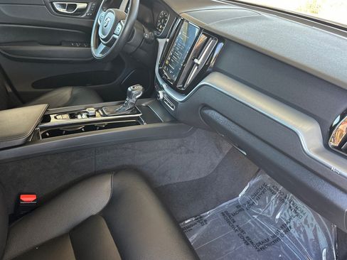 Used 2020 Volvo XC60 T5 Momentum w/ Protection Package Premier FWD image 18