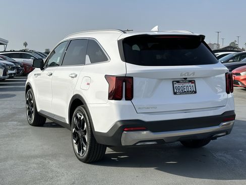 Certified 2024 Kia Sorento SX image 4