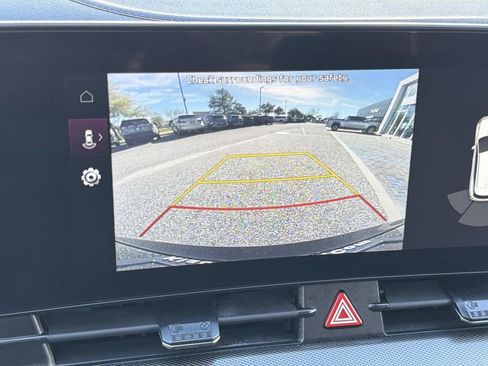 Used 2023 Kia Sportage SX image 25