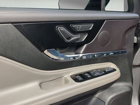 New 2026 Lincoln Corsair Premiere FWD image 12
