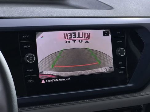 Used 2024 Volkswagen Taos SE image 17