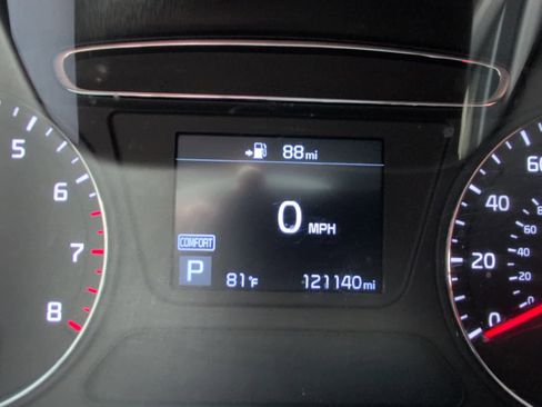 Used 2020 Kia Sorento AWD V6 image 9