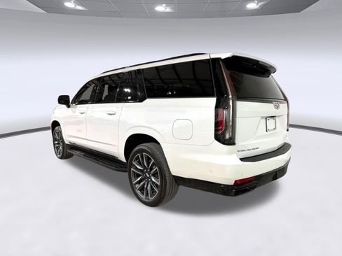 Certified 2023 Cadillac Escalade ESV Sport Platinum AWD/4WD image 3