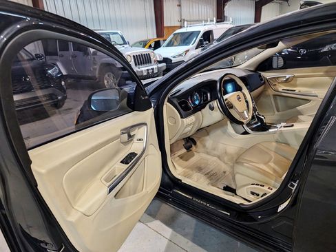 Used 2015 Volvo S60 T5 Premier image 13