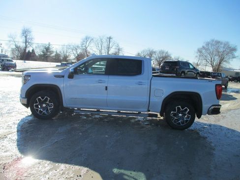 New 2026 GMC Sierra 1500 SLT w/ SLT Premium Plus Package image 9