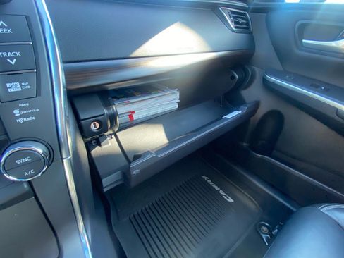 Used 2017 Toyota Camry XLE w/ Moonroof Package FWD image 28