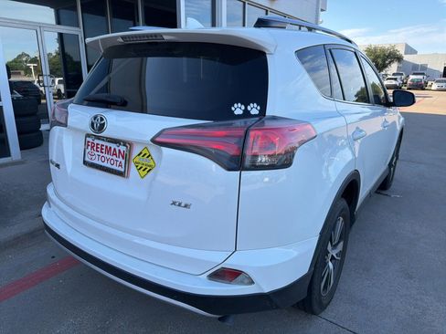 Used 2018 Toyota RAV4 XLE w/ Plus Extra Value Package FWD image 7