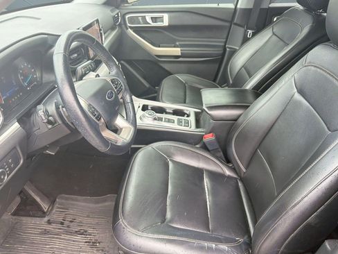 Used 2020 Ford Explorer XLT w/ Equipment Group 202A RWD image 5