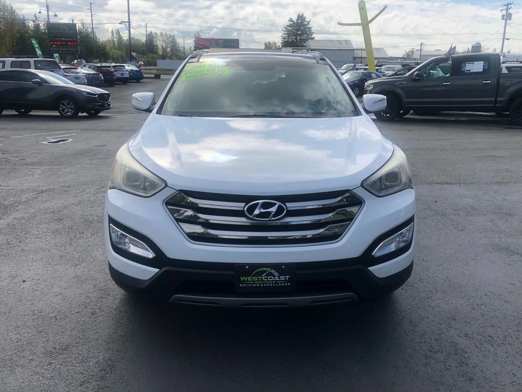Used 2015 Hyundai Santa Fe Sport 2.0T w/ Option Group 05 FWD image 2