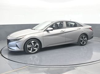 Used 2023 Hyundai Elantra SEL w/ Convenience Package video 2