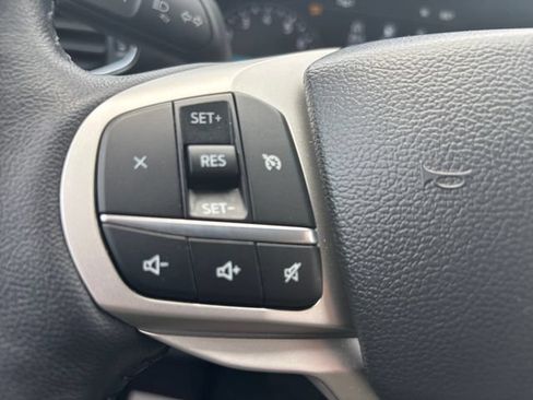 Used 2023 Ford Explorer XLT w/ Equipment Group 202A AWD/4WD image 18