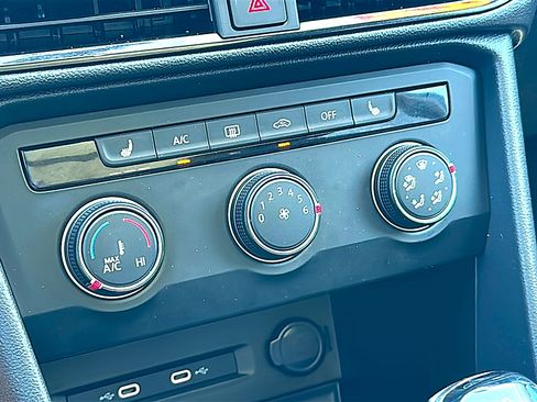 Used 2022 Volkswagen Taos SE image 34