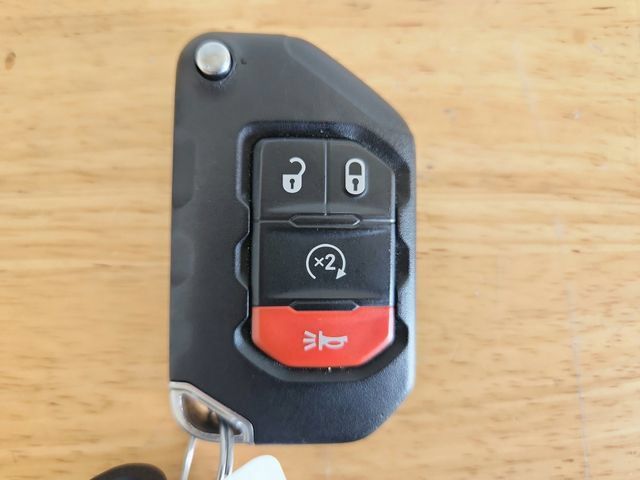 Used 2021 Jeep Wrangler Unlimited Rubicon w/ LED Lighting Group AWD/4WD image 9