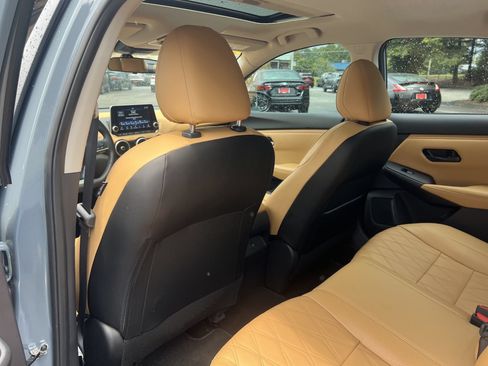 Used 2025 Nissan Sentra SV w/ SV Premium Package FWD image 18