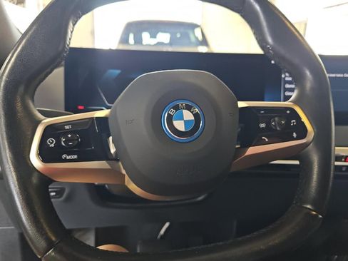 Used 2023 BMW iX xDrive50 w/ Premium Package AWD/4WD image 9