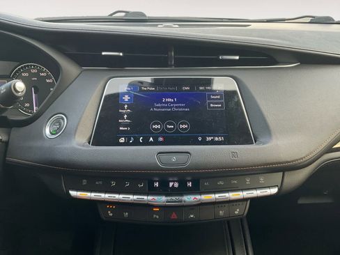 Used 2019 Cadillac XT4 Premium Luxury image 13
