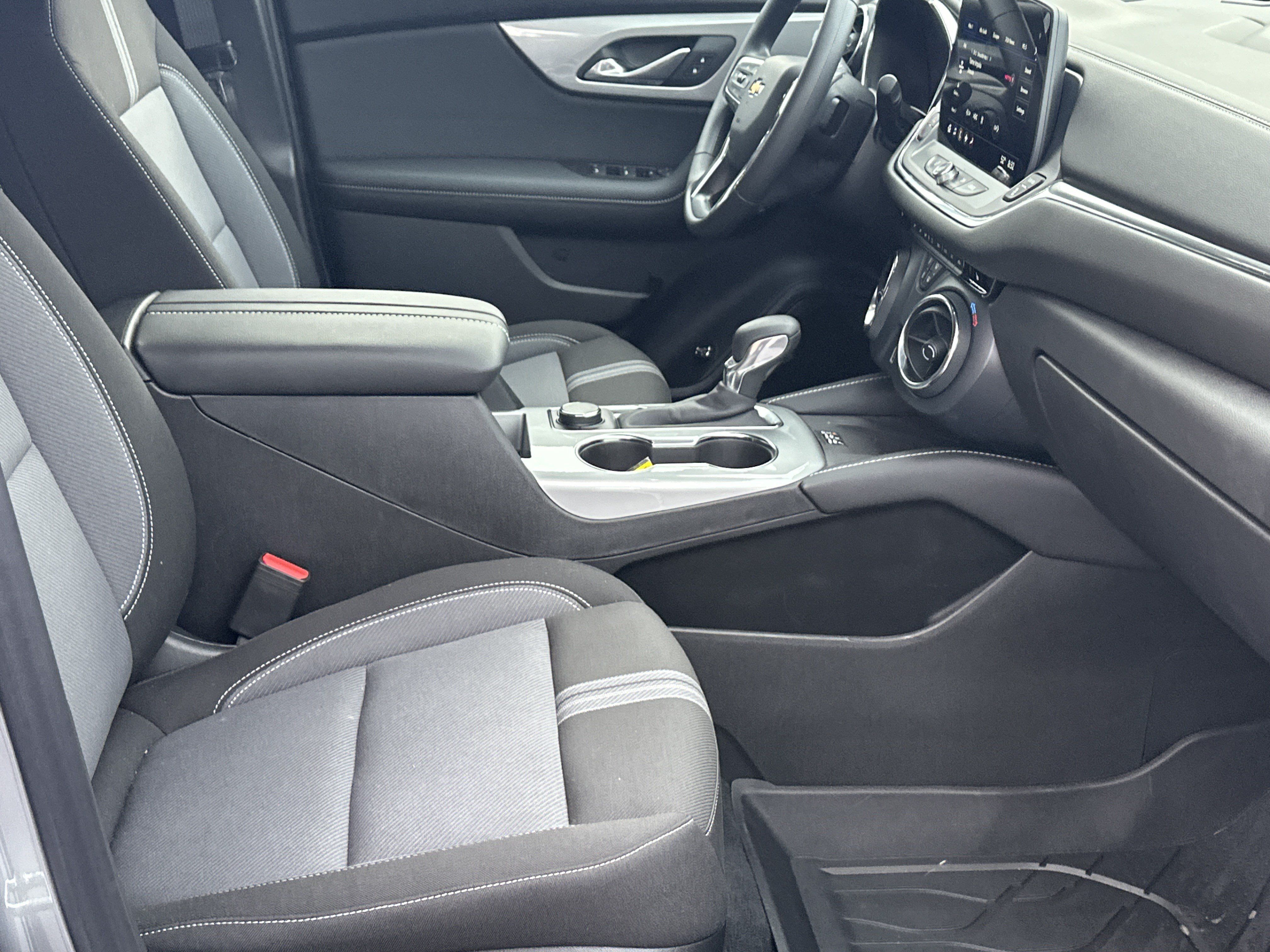 New 2025 Chevrolet Blazer LT w/ Convenience Package FWD image 15
