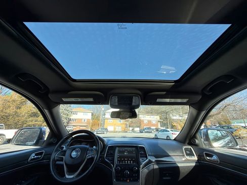 Used 2014 Jeep Grand Cherokee Overland w/ Advanced Technology Group AWD/4WD image 28