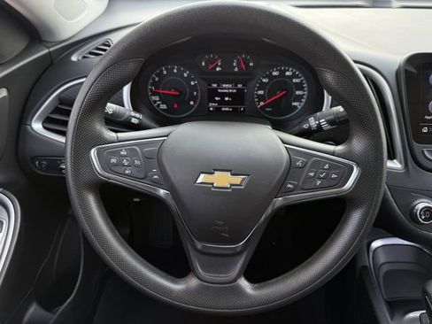 Used 2025 Chevrolet Malibu LT FWD image 14