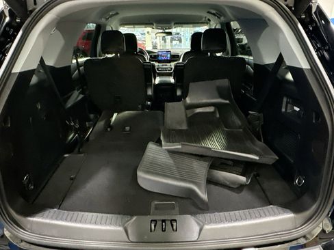 Used 2022 Ford Explorer XLT w/ Equipment Group 202A image 35