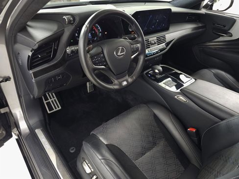 Used 2023 Lexus LS 500 F Sport w/ Accessory Package (Z2) image 16
