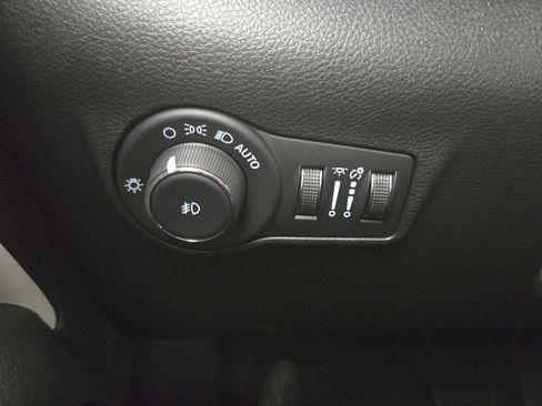 Certified 2022 Jeep Compass Limited image 27