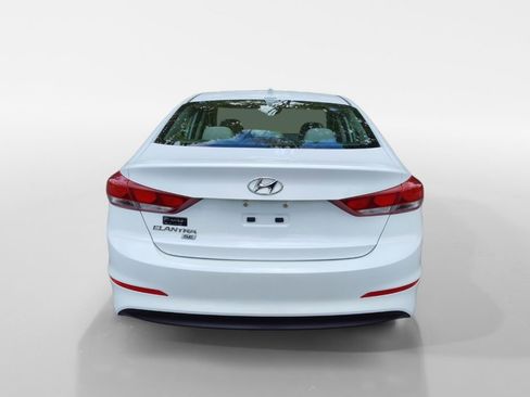 Used 2017 Hyundai Elantra SE image 5