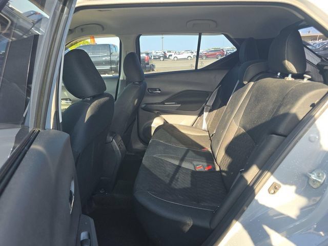 Used 2024 Nissan Kicks SV FWD image 3