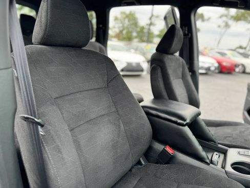 Used 2022 Honda Pilot Sport image 13