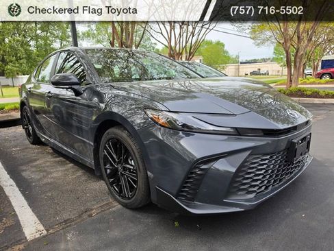 Certified 2025 Toyota Camry SE image 3