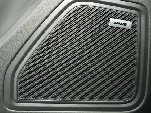 Used 2025 Porsche Macan image 31