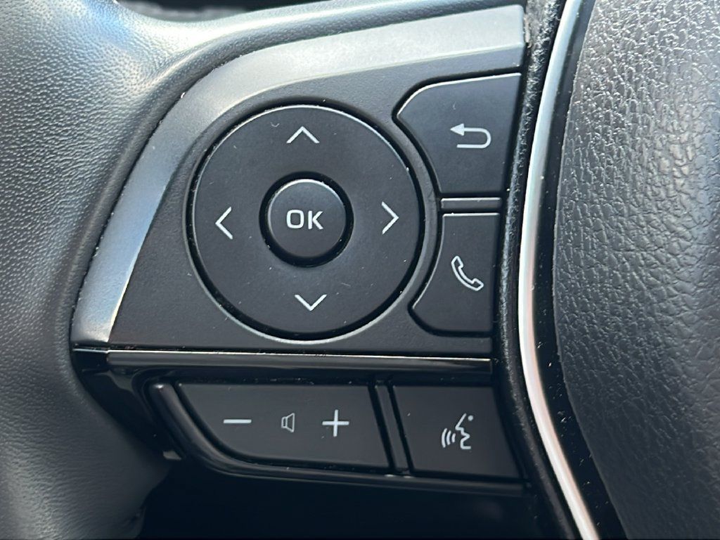 Used 2023 Toyota Venza XLE AWD/4WD image 19