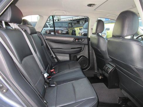 Used 2017 Subaru Outback 2.5i Limited AWD/4WD image 30