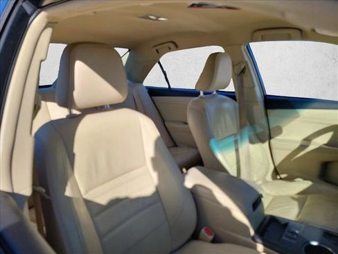 Used 2016 Toyota Camry XLE image 15