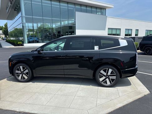 New 2026 Hyundai Ioniq 9 SEL image 2