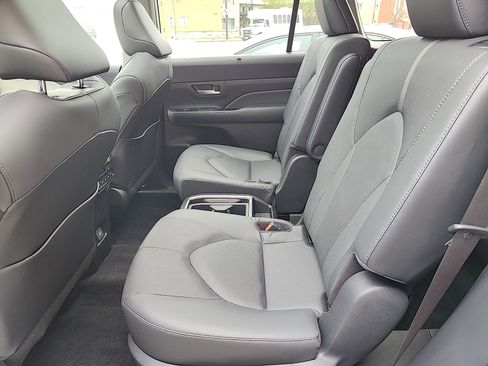 Certified 2025 Toyota Grand Highlander AWD image 27