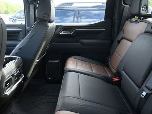 Used 2025 Chevrolet Silverado 1500 High Country w/ High Country Premium Package image 11