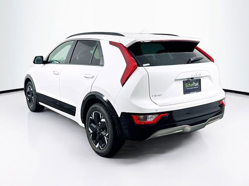 Used 2023 Kia Niro Wind w/ Wind Preserve Package FWD image 5