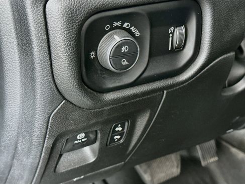 Used 2022 RAM 1500 Big Horn AWD/4WD image 16