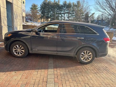 Used 2018 Kia Sorento LX image 6