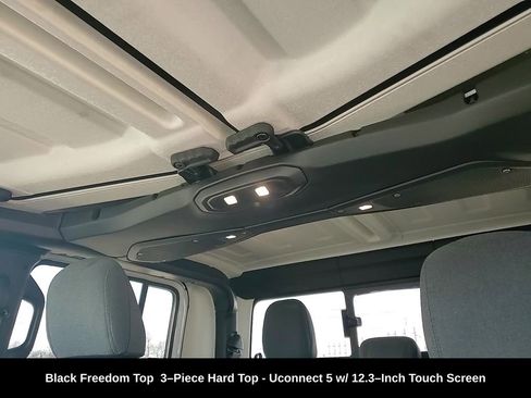 Used 2025 Jeep Gladiator Sport image 22